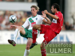 Fussball Ligapokal: Bremen - Stuttgart, Zweikampf