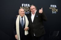 Fussball International  FIFA Ballon d Or 2012: Gerard Depardieu und FIFA Praesident Blatter