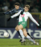 Fussball UCL: Bremen - Mailand, Zweikampf