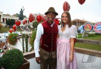 FUSSBALL 1. BUNDESLIGA 14/15:  FC Bayern Muenchen besucht das Oktoberfest 2014