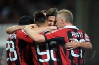 FUSSBALL SERIE A: Jubel mit Urby Emanuelson, Stephan El Shaarawy und Ignazio Abate (v. li., AC Mailand)