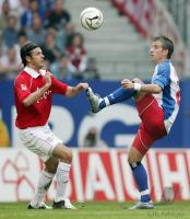 Fussball 1. Bundesliga: Hamburger SV - Bayern, Zweikampf