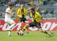 Fussball 1. Bundesliga: Dortmund - Frankfurt, Zweikampf