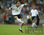 FUSSBALL  Lnderspiel GER- ITA Andreas Hinkel (GER) am Ball