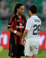 FUSSBALL SERIE A: Diego(re, Juventus Turin) gegen Ronaldinho (li, AC Mailand)
