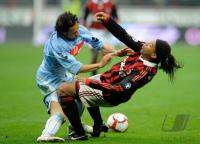 FUSSBALL SERIE A: Ronaldinho (re. Milan) Grava (li. Napoli)