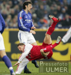 Fussball 1. Bundesliga: Schalke - Bayern, Zweikampf