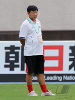 FUSSBALL INTERNATIONAL: Trainer Kim Jong Hun (Nordkorea)