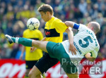 Fussball 1. Bundesliga: Dortmund - Wolfsburg, Zweikampf