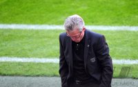Fussball 1. Bundesliga : Trainer Jupp Heynckes (Bayer 04 Leverkusen)