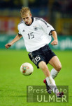FUSSBALL Nationalmannschaft: Rau, Einzelaktion