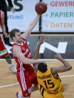 Basketball 1. Bundesliga 2012/2013:  Walter Tigers Tuebingen - Brose Baskets Bamberg