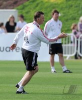 Fussball 1. Bundesliga 2010/2011 Trainingslager FC Bayern Muenchen : Trainer van Gaal
