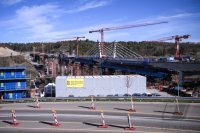 Neckartalbruecke der Bundesstrasse 32 ueber das Neckartal bei Horb