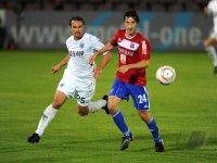 Fussball 3. Bundesliga : Almedin Civa (li, SV Babelsberg 03) gegen Robert Zillner (re, Unterhaching)