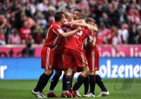 Fussball 1. Bundesliga: JUBEL Ivica Olic, Arjen Robben, Mark van Bommel, Thomas Mueller (v.li., FCB)
