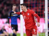 Fussball 1. Bundesliga Saison 19/20: FC Bayern Muenchen - SC Paderborn
