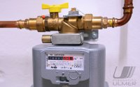 Schmuckbild Energiekrise: Gasanschluss im Einfamilienhaus, Gaszaehler