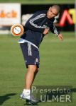 Fussball Trainingslager Real Madrid - Zidane fixiert den Ball