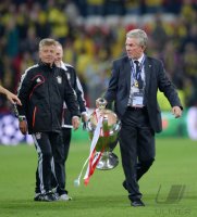 Fussball Champions League Finale 2013:  Trainer Jupp Heynckes (FC Bayern Muenchen) mit Pokal