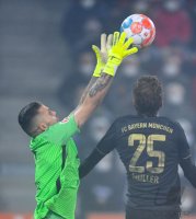 Fussball 1. Bundesliga Saison 21/22: FC Augsburg - FC Bayern Muenchen