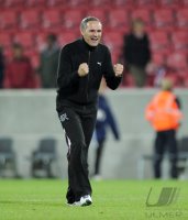 Fussball U21-EURO 2011 Halbfinale:  JUBEL nach dem Sieg Trainer Pierluigi Tami  (Schweiz)