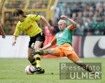 Fussball 1. Bundesliga: Dortmund - Bremen, Zweikampf