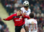 Fussball 1. Bundesliga: Leverkusen - HSV, Zweikampf