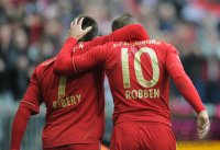 Fussball 1. Bundesliga, Saison 2011/2012: JUBEL nach dem Tor zum 7:0, Franck Ribery (li.) mit Arjen Robben (FC Bayern Muenchen)