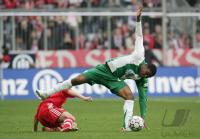 Fussball 1. BL Bayern-Wolfsburg; Zweikampf