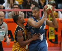 Basketball 1. Bundesliga  06/07 Walter Tigers Tuebingen  - Skyliners Frankfurt