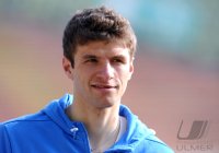 Fussball 1. Bundesliga: Ehrung fuer Thomas Mueller