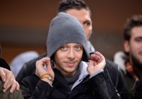 Fussball International Serie A 13/14: Motorradrennfahrer iund Fussballfan Valentino Rossi