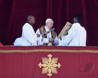 Rom;  Papst Franziskus I. spricht den Urbi Et Orbi Segen