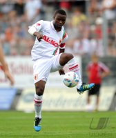 Fussball 1. Bundesliga Saison   2011/2012 :  Andrew Sinkala (FC Augsburg)