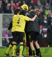 Fussball 1. Bundesliga 10/11: Brillen Unfall - Juergen Klopp (Borussia Dortmund)