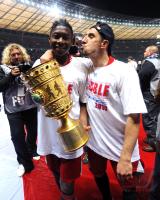 Fussball: DFB Pokal Finale: JUBEL David Alaba, Franck Ribery (v.li., FCB)