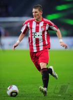 Fussball: DFB Pokal Finale: FC Bayern Muenchen, SCHWEINSTEIGER am Ball