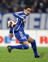 Fussball 1. Bundesliga: Schalke, AZAOUAGH Einzelaktion