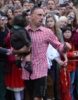 FUSSBALL 1. BUNDESLIGA:  Franck Ribery mit Kind, Tochter