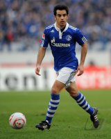 Fussball: 1. Bundesliga Saison 2010/2011: FC Schalke 04, JURADO Einzelaktion