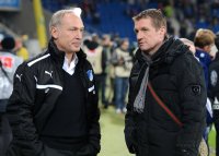 Fussball 1. Bundesliga  2012/2013:  Manager Andreas Mueller mit Thomas Strunz (v. li., TSG 1899 Hoffenheim)
