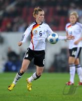Frauen Nationalmannschaft : Simone Laudehr (GER)
