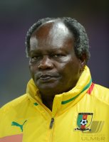 FUSSBALL INTERNATIONAL:  Trainer Jean-Paul Akono (Kamerun)