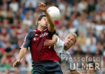Fussball - DFB-Pokal: Bremen (A) - Muenchen, Zweikampf