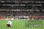 Fussball INTERNATIONAL  EURO 2004  Portugal - England im Stadion da Luz in Lissabon 24.06.2004