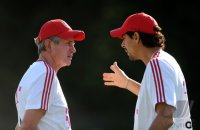 Fussball 1. Bundesliga Saison   2011/2012 :  Trainer Jupp Heynckes, Fitnesstrainer Marcelo Martins (v. li., FC Bayern Muenchen)