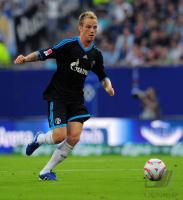Fussball 1. Bundesliga  Saison 2010/2011: Schalke 04, RAKITIC am Ball