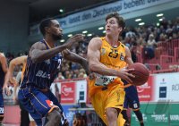 Basketball 1. Bundesliga 15/16 Hauptrunde: Walter Tigers Tuebingen - Eisbaeren Bremerhaven