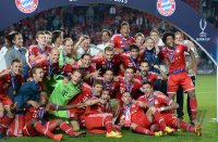 Fussball Supercup Finale 2013: JUBEL Supercupsieger FC Bayern Muenchen